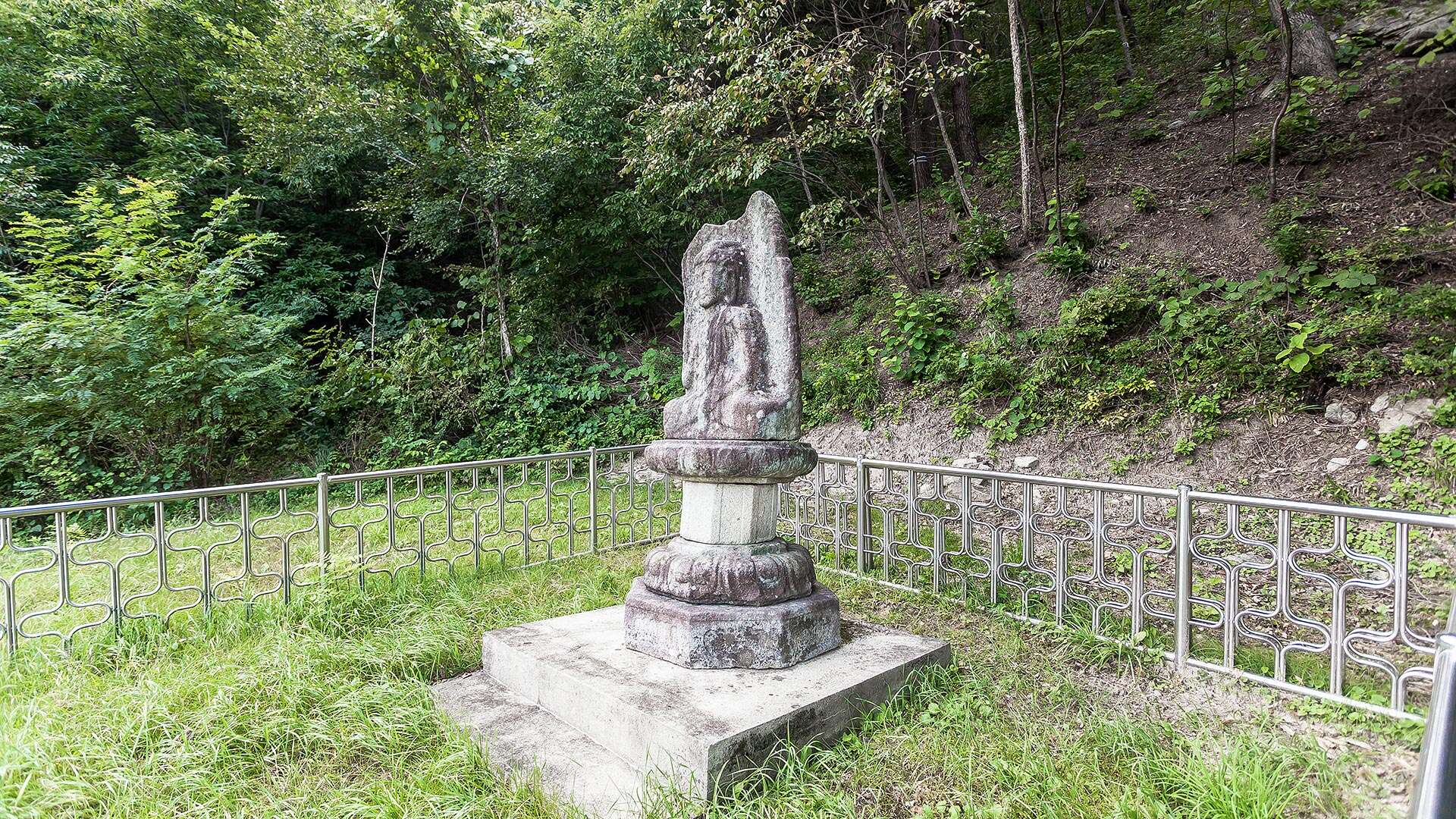 보광리석조여래좌상