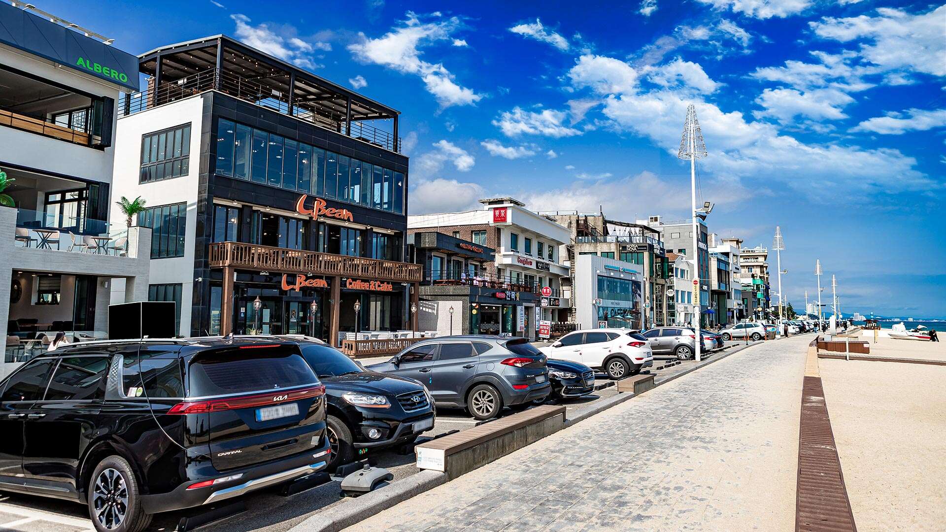 강릉커피거리를 즐기는 사람들 04