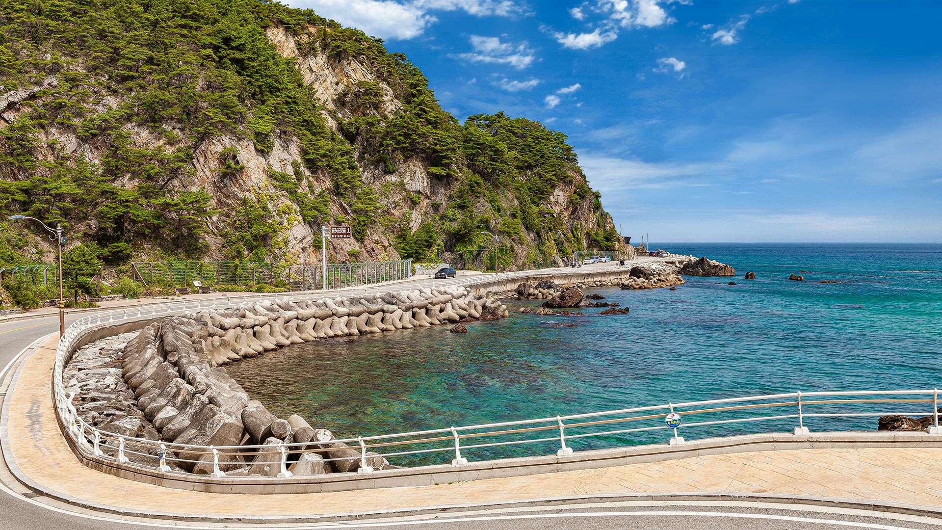 Heonhwa-ro coastal road 02, closest to the sea