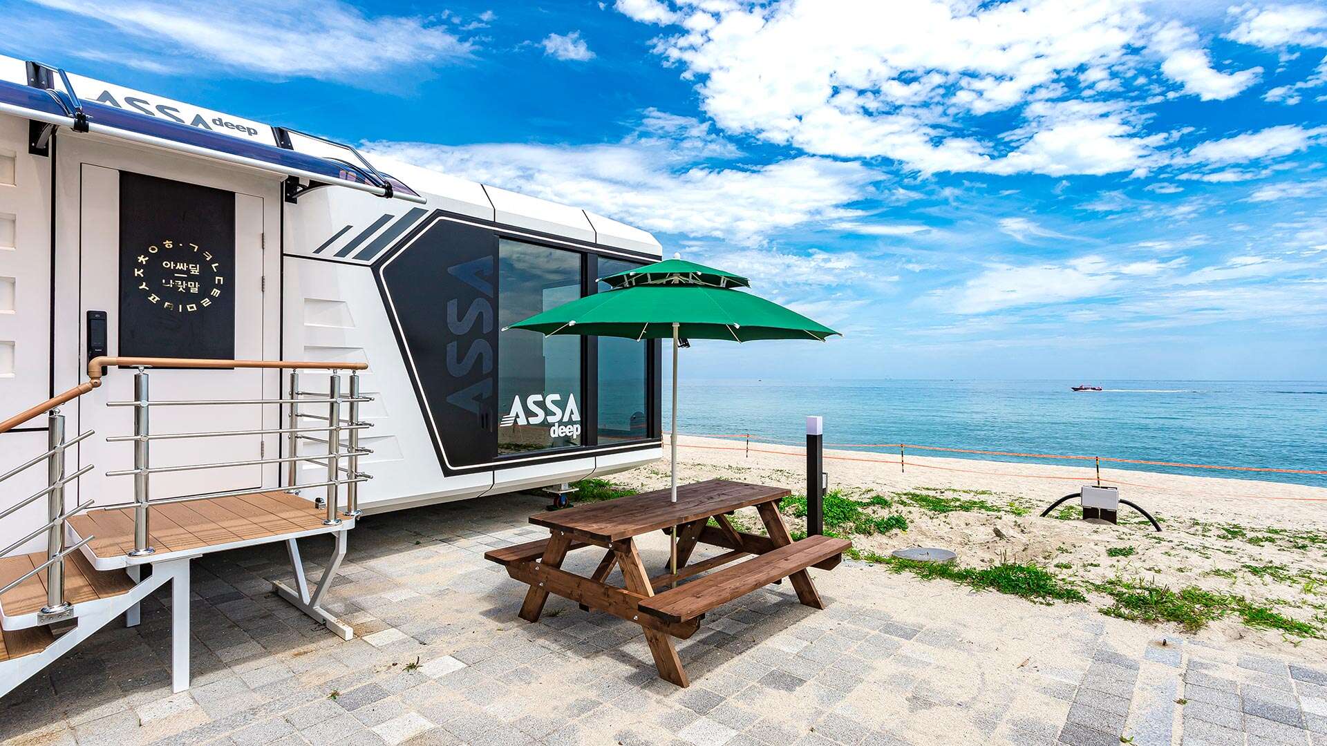 Luxury caravan with sea view